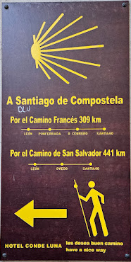 Pointing the way to Santiago de Compostela