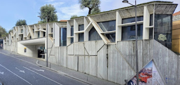 Stox Club, an interesting building