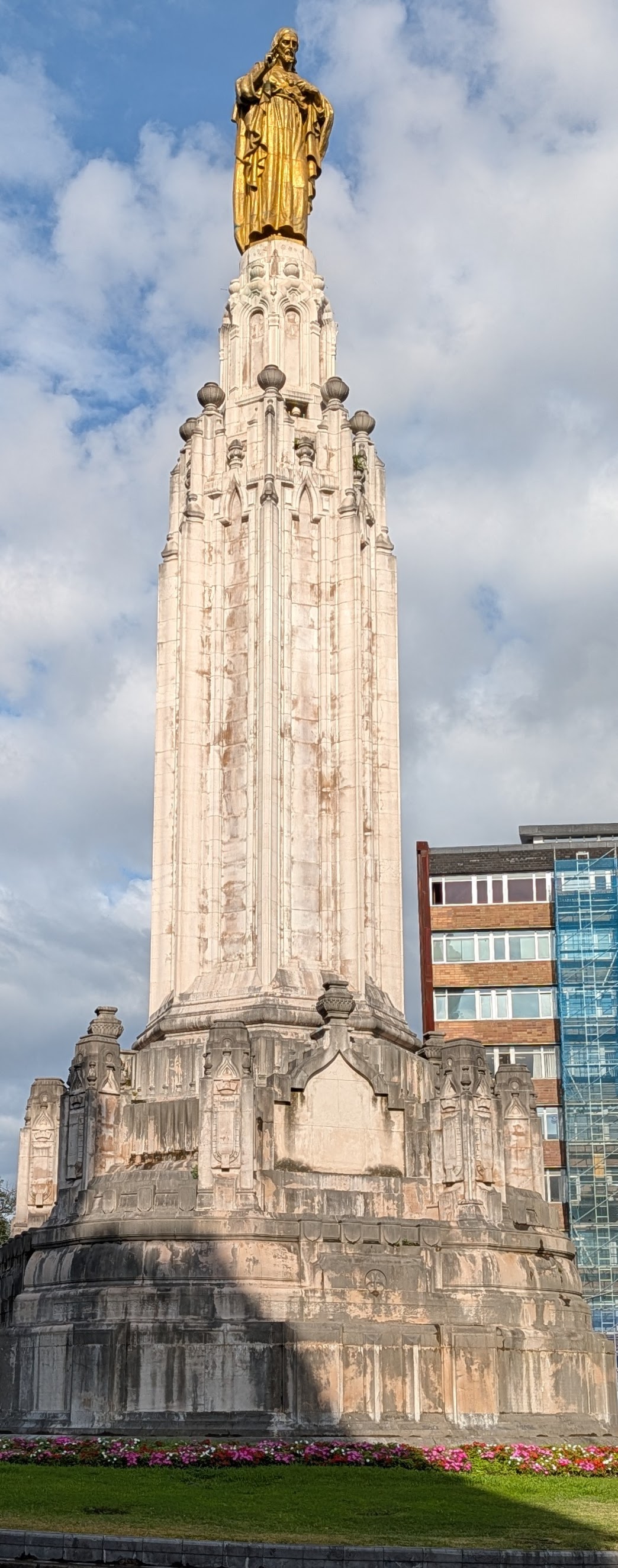 Sacred Heart of Jesus monument
