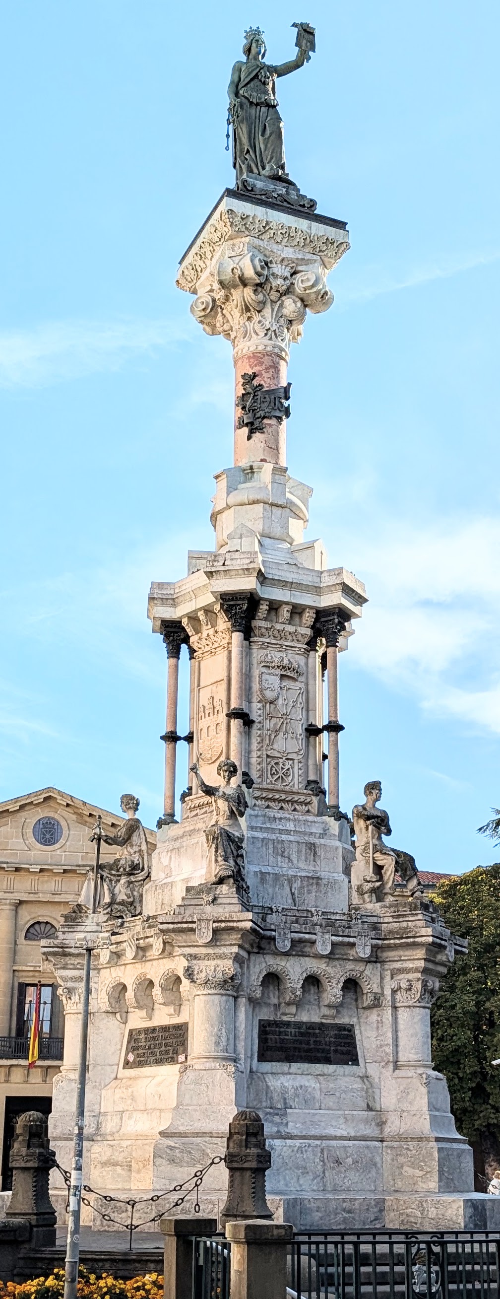 Monument a los Fueros