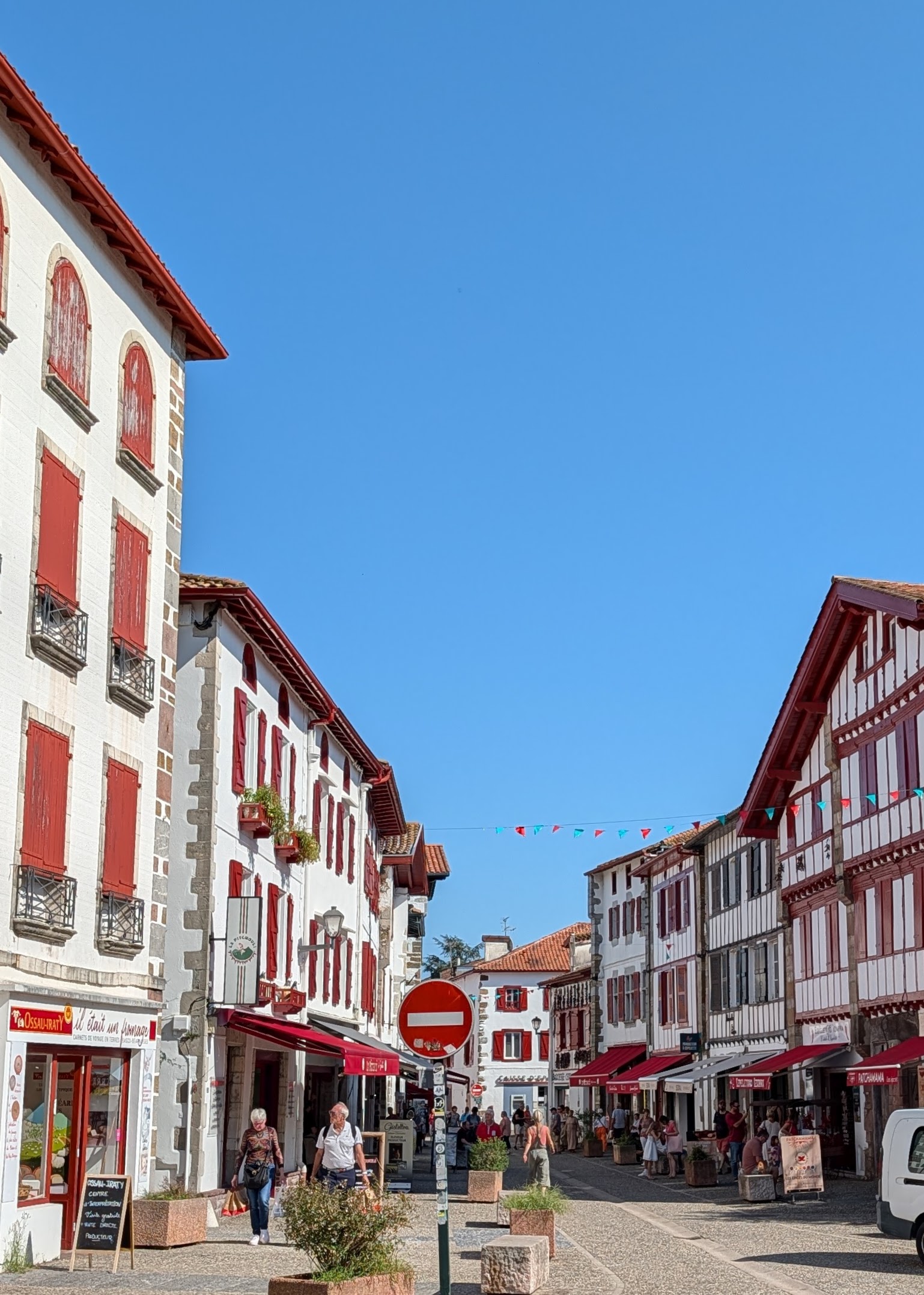 Main street of shops, Espalette