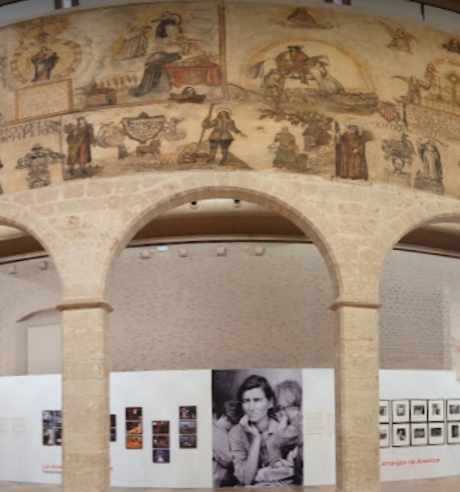 Photo exhibit in the Almudín