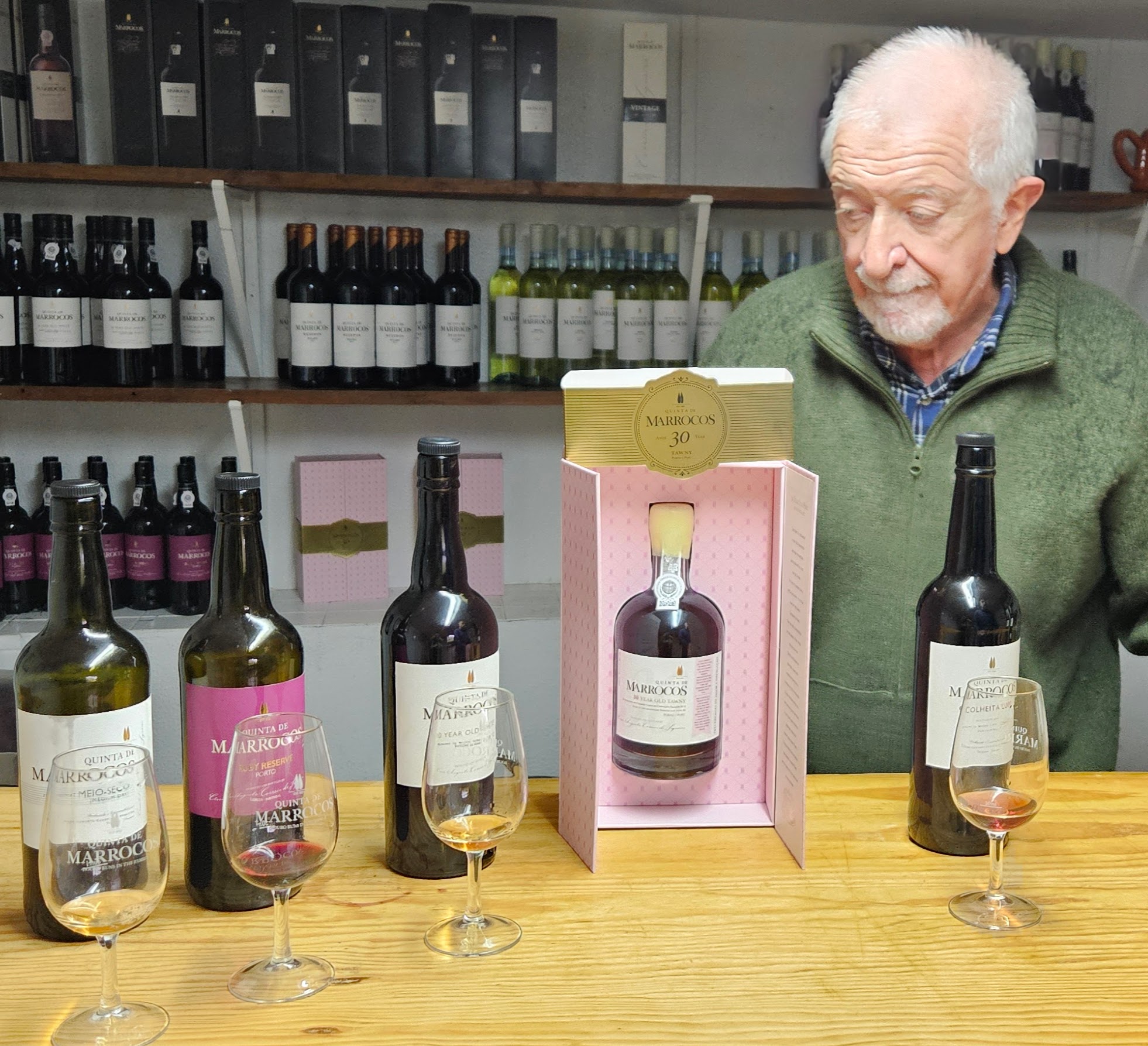 César Augusto Correia de Sequeira presenting his award winning bottles