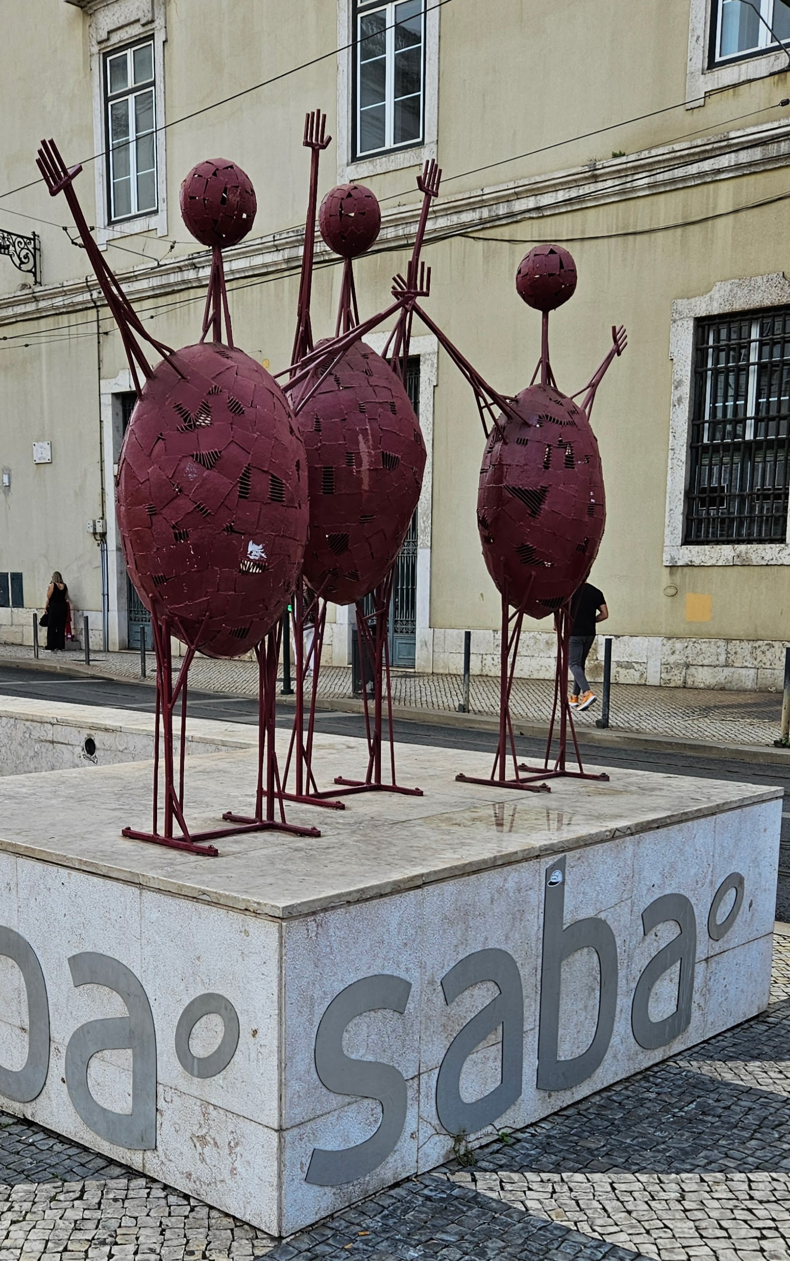 Cute sculpture at the Praça do Municipio
