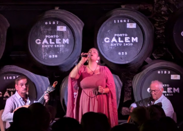 Fado show at Caves Cálem