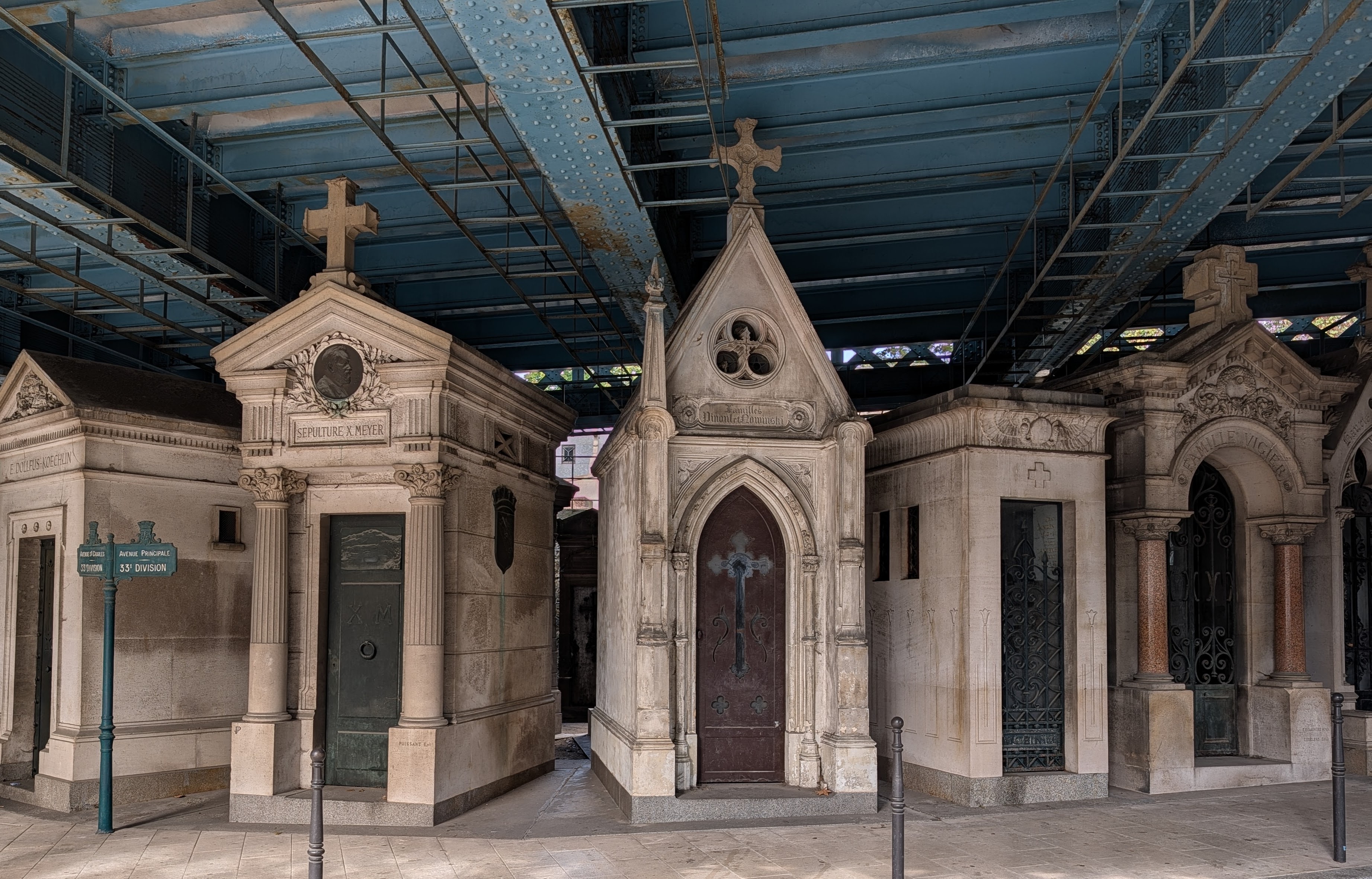 The Montmartre Cemetery passes under the bridge