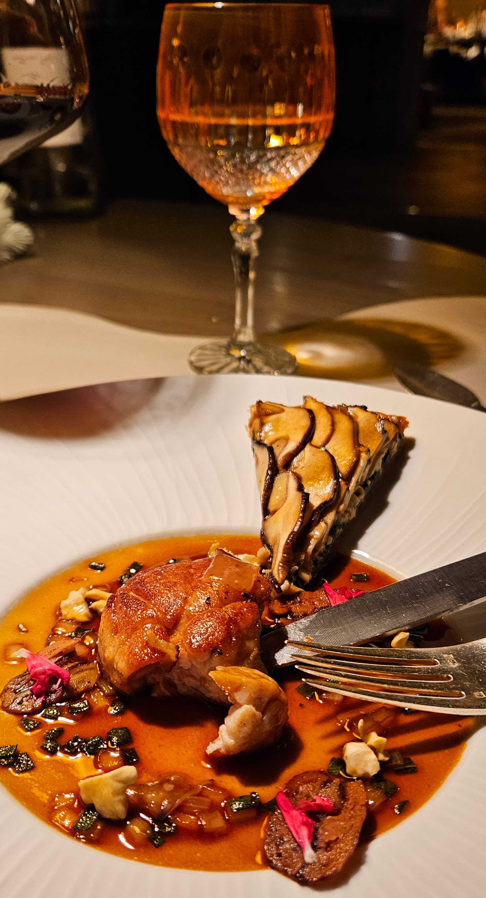 Sweetbreads and mushroom tart