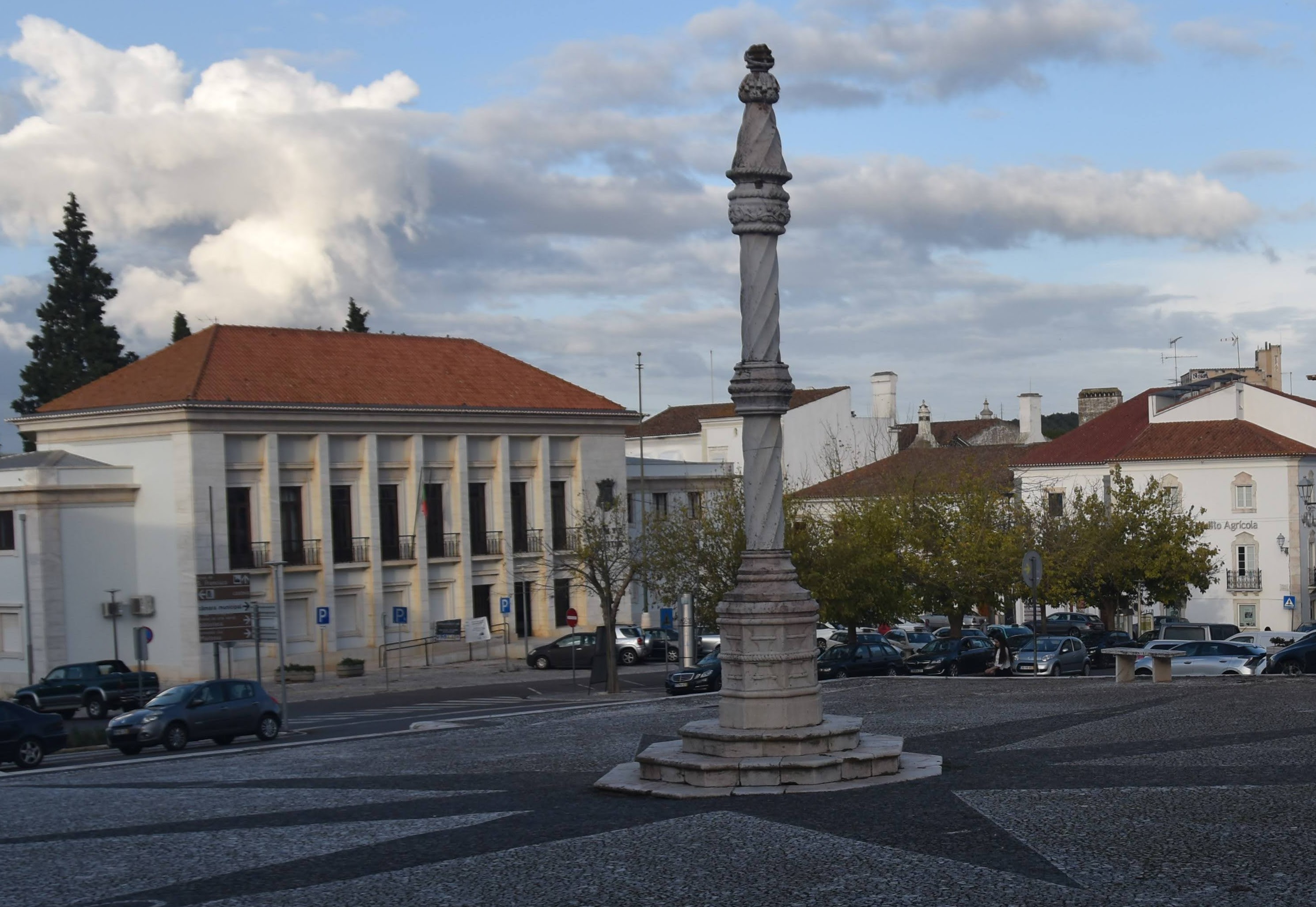 Pelourinho de Estremoz in Santo André Square