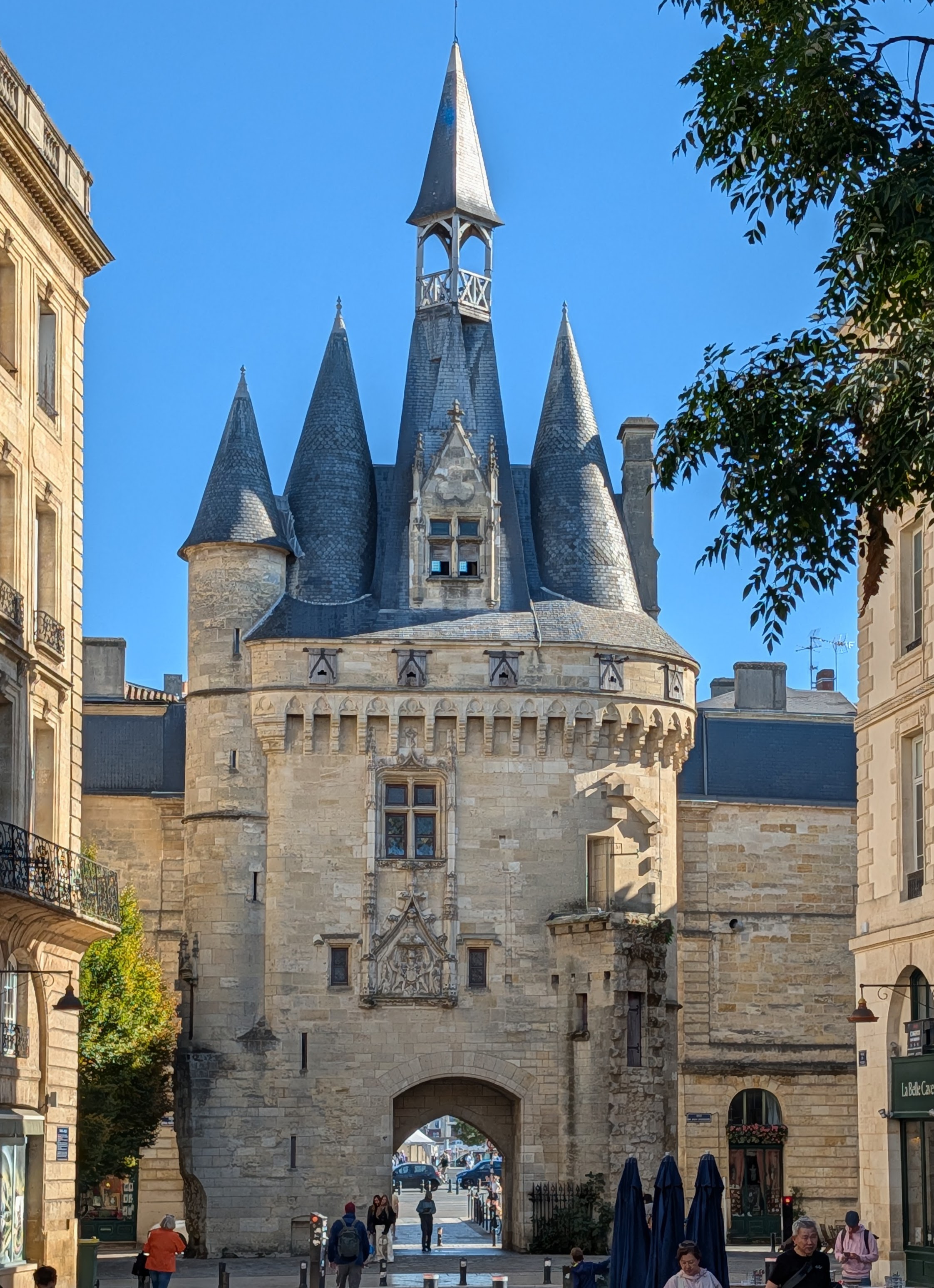 Porte Cailhau gateway