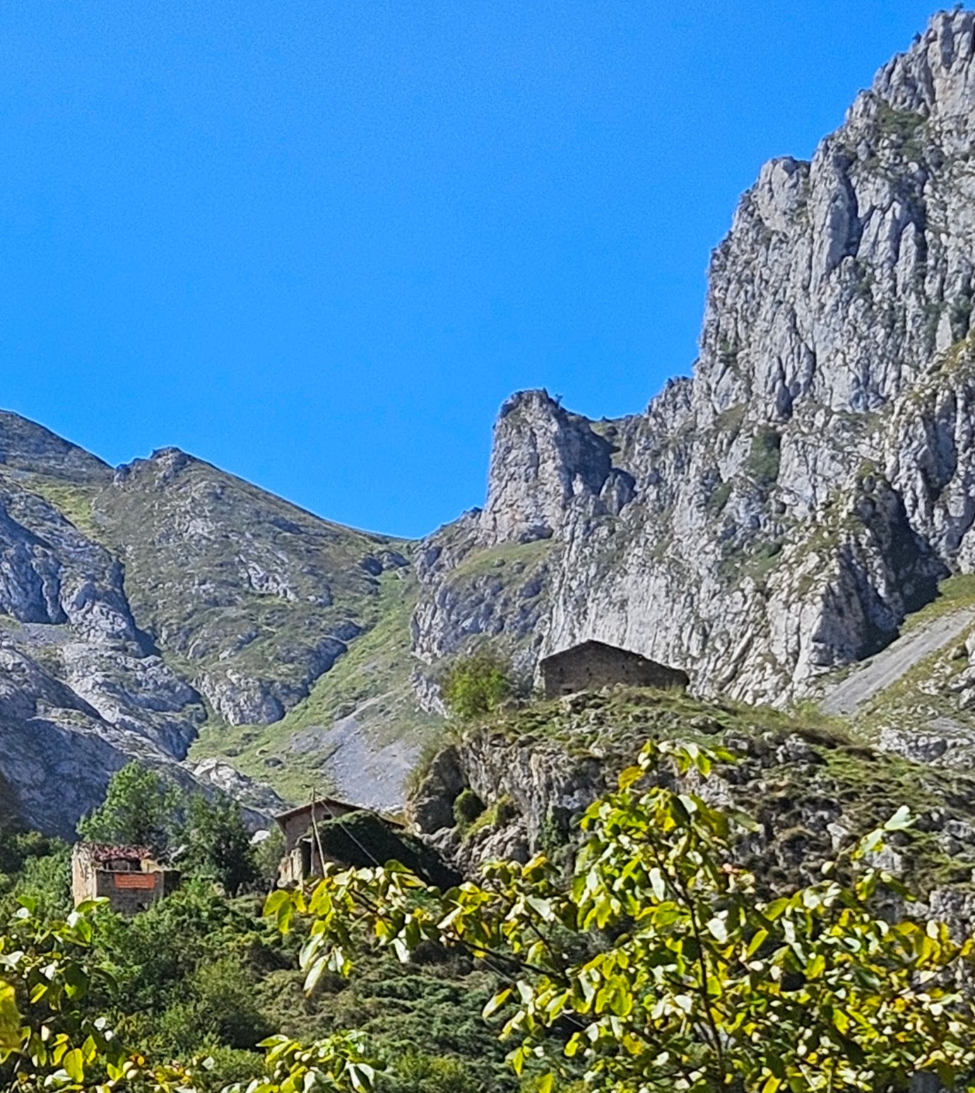 Bulnes Alta seen from the climb