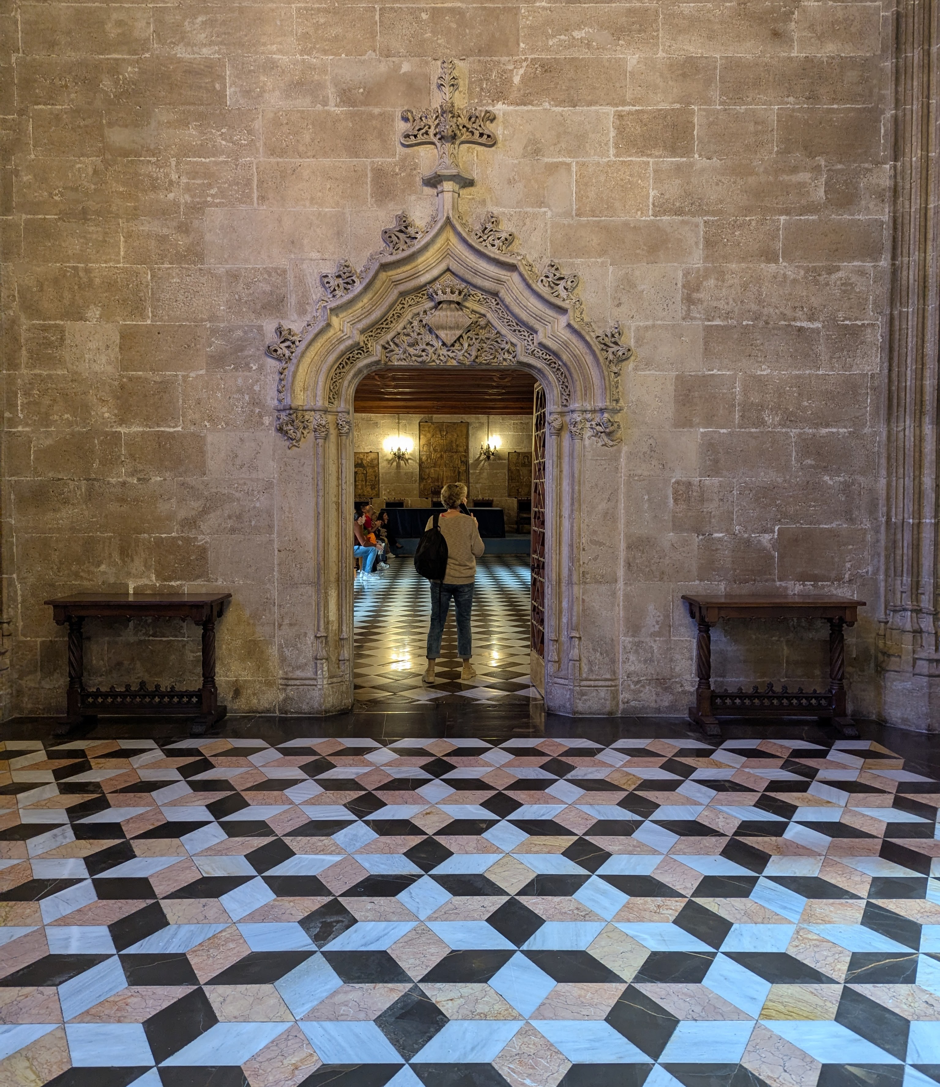 Entry to Lonja council room